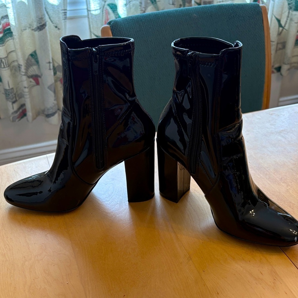 Aldo Black Patent Block Heel Boots. Size 8